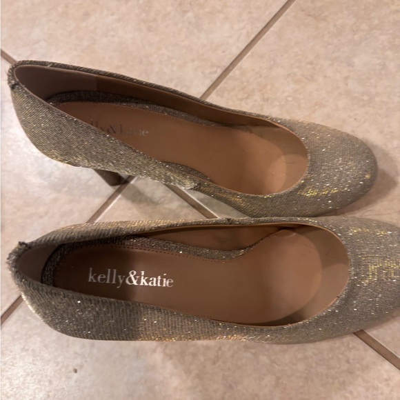 Kelly & Katie Shimmering Gold Heels - Picture 7 of 7